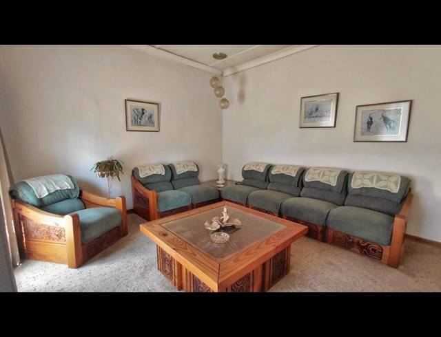 4 BEDROOM HOUSE FOR SALE IN FICHARDT PARK